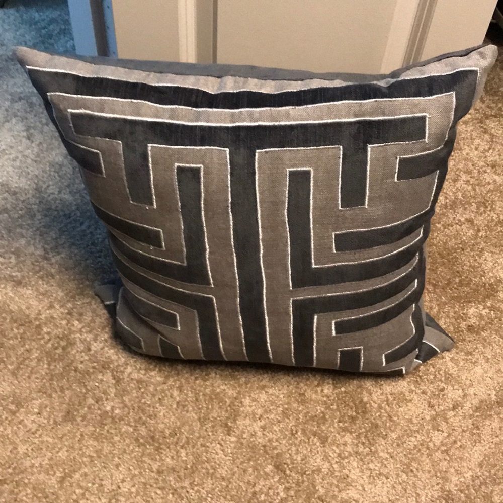Z gallery Accent Pillow